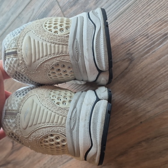 Saucony ProGrid Triumph 4 , Color: Sand | Ink. - Picture 4 of 5